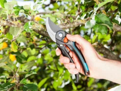 Gardena Comfort Bypass Secateurs Integrated Spring -Gardena 8905 25 gardena comfort bypass secateurs integrated spring 3