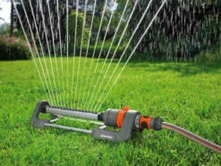 Gardena Oscillating Sprinkler Classic Polo 250 -Gardena g2083 gardena oscillating sprinkler classic polo 250 2