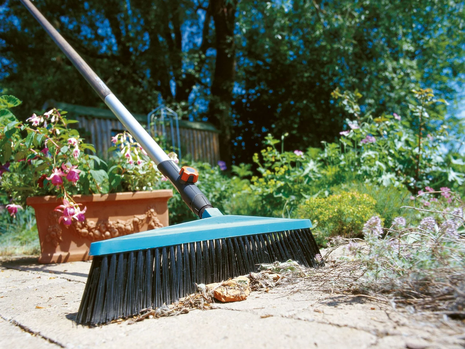 Gardena CombiSystem Attachment Road Broom 5 Gardena CombiSystem Attachment Road Broom - Image 3